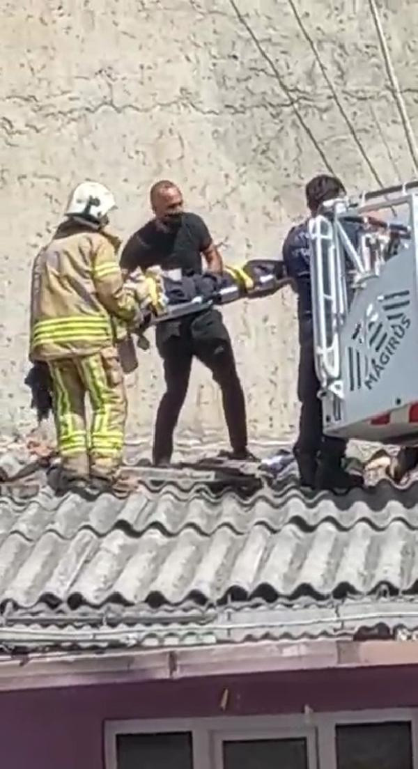Sultangazi'de bir garip olay! 6 katlı binanın çatı katına çıkan yaşlı adam yan binanın çatısına düştü - Resim: 0