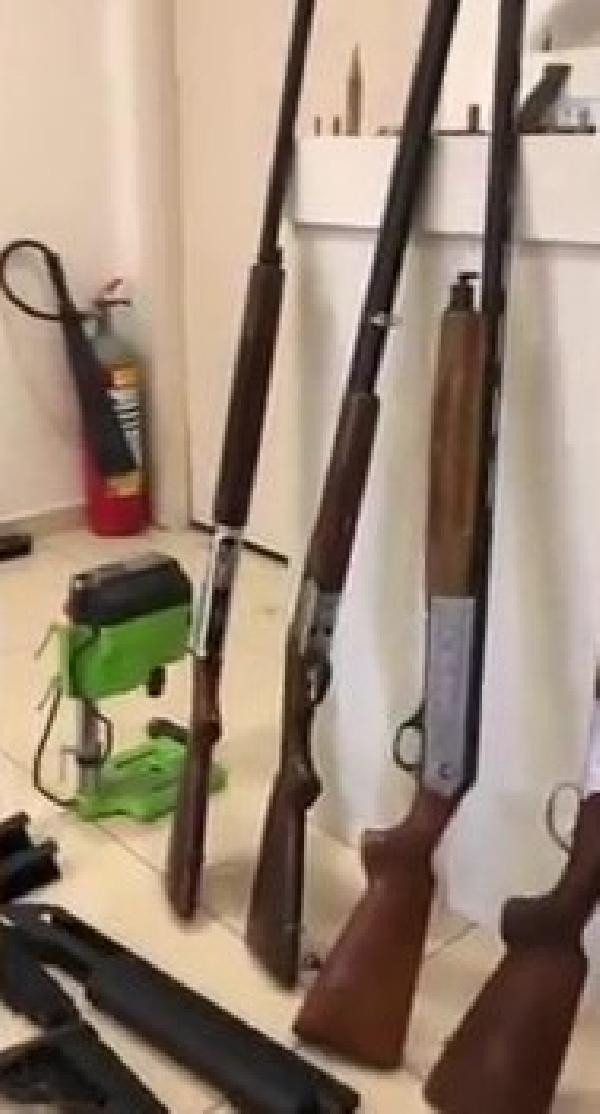 Kartal'da kaçak işletilen diş muayenehanesine baskın! Çok sayıda silah ele geçirildi - Resim: 0