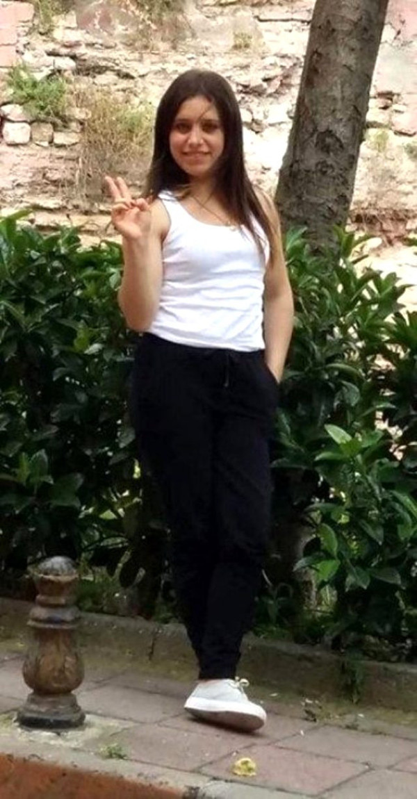 İstanbul'da iç çamaşırıyla sevgilisinin kocasına yakalandı: Diz çökmüş ağlıyordu - Resim: 0