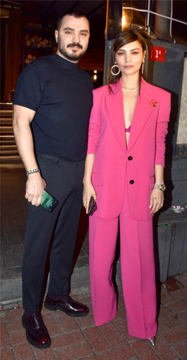 Bikinisi yüzünden frikik veren Hazal Filiz Küçükköse'den kötü haber geldi - Resim: 1