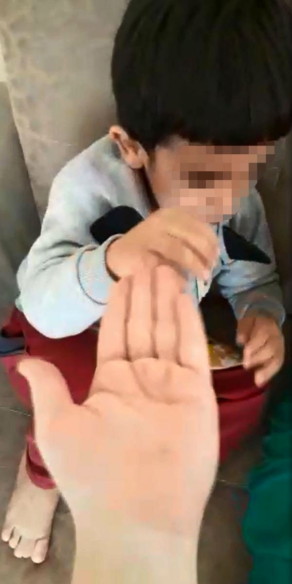 Olmaz olsun böyle anne! Kocası terketti intikamını iki küçük oğlunu döverek aldı - Resim: 4