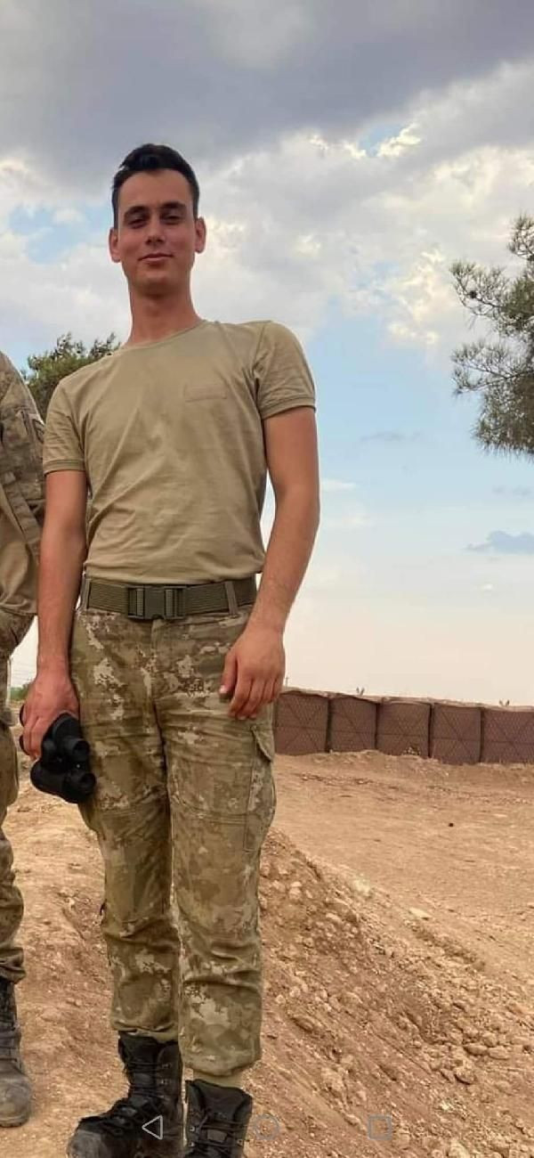 Şehit Sözleşmeli Er Ertuğrul Ulupınar son yolculuğuna uğurlandı! Törende gözyaşları sel oldu - Resim: 4