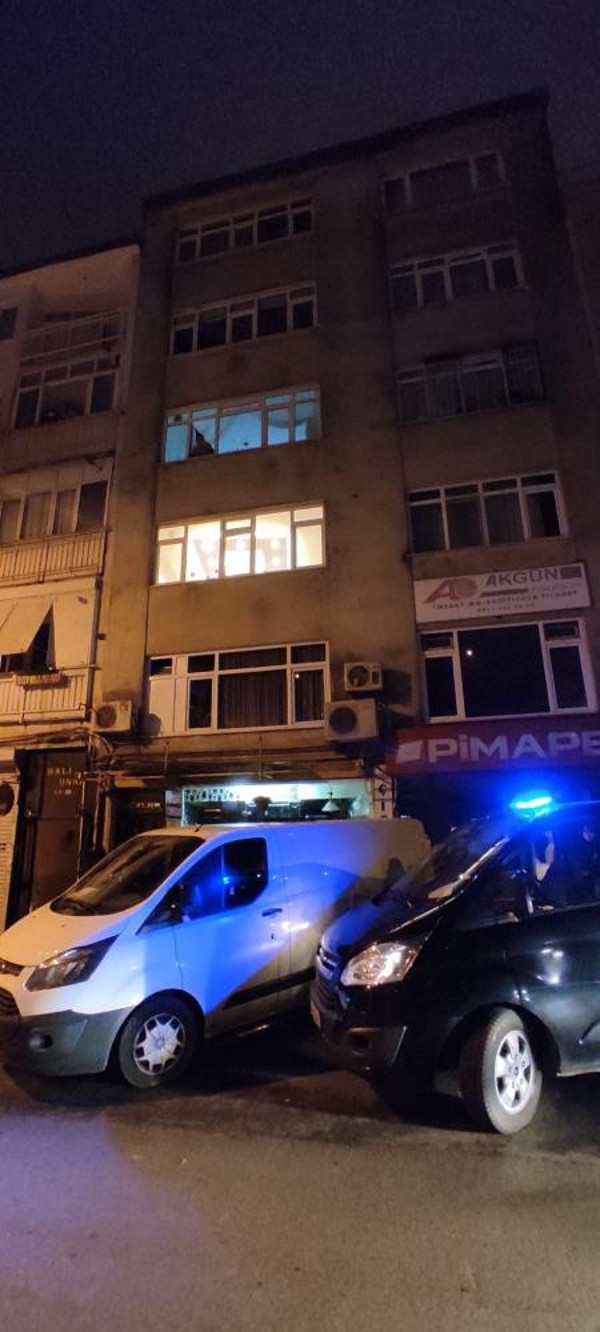 İstanbul'da kötü koku apartman sakinlerini rahatsız etti! Acı gerçek ortaya çıktı - Resim: 0