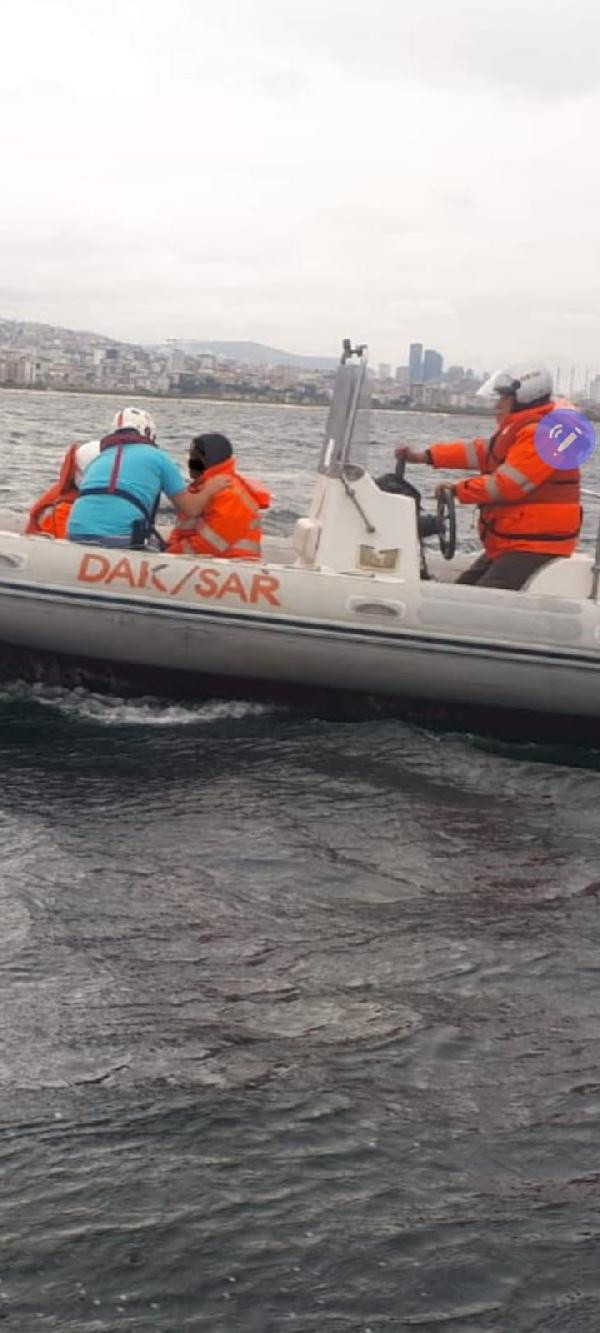 Bostancı'da denize atlayan kadın 2 bin 500 metre açıkta kurtarıldı - Resim: 0