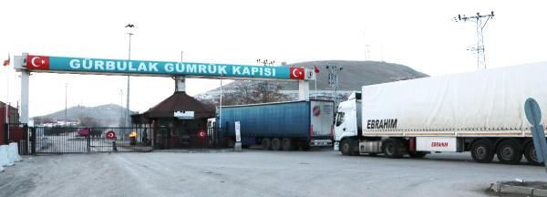 Gürbulak Sınır Kapısı kapandı TIR kuyruğu 5 kilometreyi geçti girenlere sıkı önlem - Resim: 4