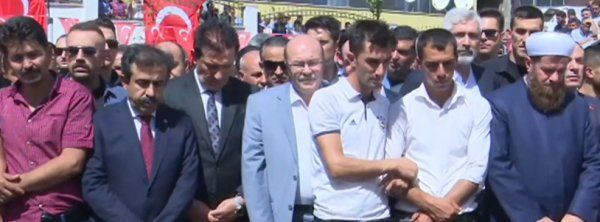 Diyarbakır saldırısında şehit düşenlere veda! Kürtçe ağıtlar yankılandı çok acı kareler - Resim: 4