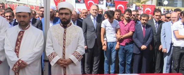 Diyarbakır saldırısında şehit düşenlere veda! Kürtçe ağıtlar yankılandı çok acı kareler - Resim: 3