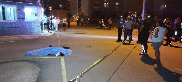 Antalya'da boğazından bıçaklayıp öldürdü! Olay anını anlattı: Bana sarılmaya... - Resim: 0