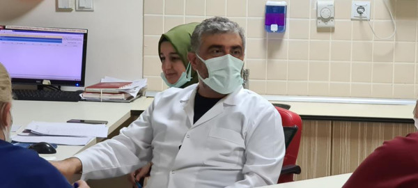 Covid-19 tedavisinde büyük başarı! Türk doktor dünya literatürüne girdi: Onları aşısız olarak görüyoruz - Resim: 1