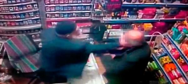 İzmirli bakkal dolandırıcıya öyle bir yanıt verdi ki! - Resim: 1