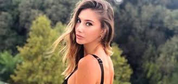 ''Acun'la aramız çok iyi''  Acun Ilıcalı’dan aldığı 125 bin liralık nafaka hakkında konuşan Şeyma Subaşı, “Benim nafakaya takıklar. Aldığıma, almadığıma…” diyerek “Acun’la aramız çok iyi olduğu için başıma kötü bir şey geldiğinde yanımda Acun’un olabileceğini biliyorum. İlk arayabileceğim kişinin Acun olduğunu biliyorum.” açıklamasında bulundu. “Eski konforunuzu arıyor musunuz?” sorusuna ise Şeyma Subaşı, “Ama aynıyım. Neyle alaka? Özel uçakla artık uçamıyor mu? Yoo, arkadaşlarımın uçaklarıyla uçuyorum. Asansörlü evden, normal bir eve mi taşındım? Çok daha mutluyum.Bodrum’a giderken ekonomide uçmuşum. Eee? ‘Yer bulamadım diye ekonomide uçtum’ demek istemedim, şimdi demiş oldum. Benim fotoğraflarımı çekip sosyal medyada yayınlamışlar. ” şeklinde yanıt verdi. 