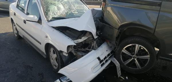 Bahçelievler D-100’de zincirleme kaza!Trafik tamamen durdu - Resim: 1