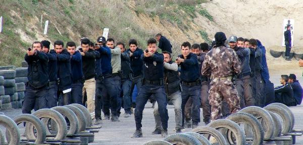 İstanbul'da oldu! 16 bin kişiye komando eğitimi verildi... - Resim: 1