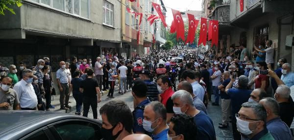 Şehit polis Erkan Gökteke son yolculuğuna uğurlandı - Resim: 1