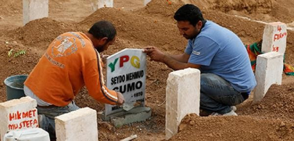 YPG'nin terörist mezarlığında 'mezar taşı' operasyonu - Resim: 2