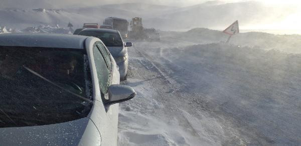 Kayak merkezinde 200 kişi mahsur kaldı - Resim: 2