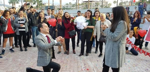 Hatay'da sürpriz evlilik teklifi: Böylesi görülmedi! - Resim: 1