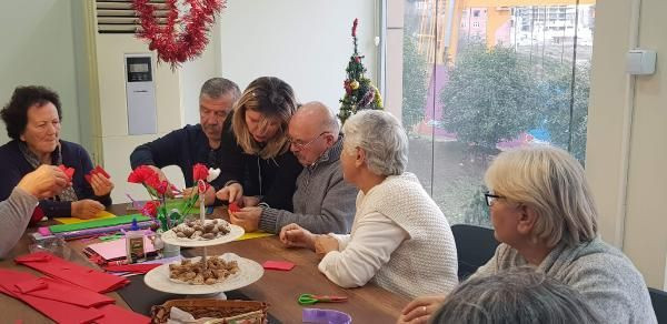 Türkiye'nin ilk 'yaşlı kreşi' açıldı işe giderken bırak akşam dönüşte al - Resim: 1