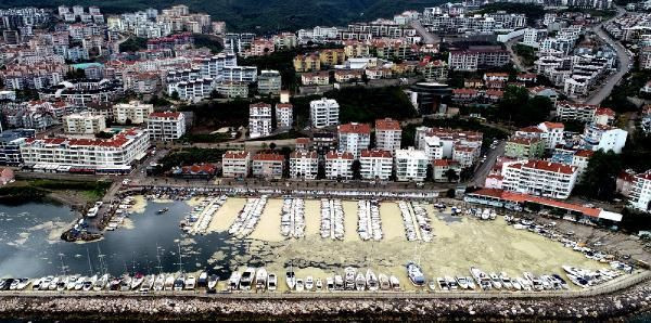 Kabus sürüyor! Mudanya Yat Limanı deniz salyasıyla kaplandı korkunç görüntüler - Resim: 2