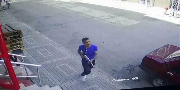 Avcılar'da ortalık savaş alanına döndü! - Resim: 1