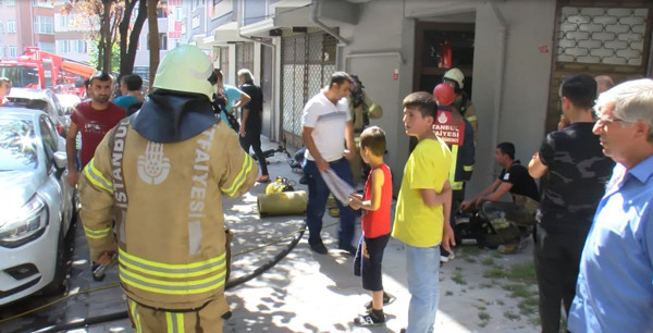 Bayrampaşa'da yangın! 6 kişi kurtarıldı - Resim: 0