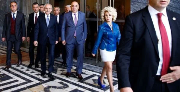 CHP'nin 'korkunç yengesi' deniliyor herkes gitti o kaldı yeni hedefi - Resim: 0