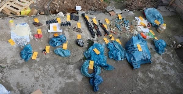 Silopi'de ele geçirildi PKK'lılar kalaşnikoflara...  - Resim: 1
