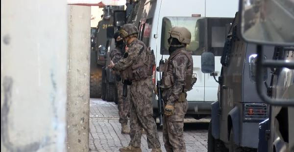 Diyarbakır'da PKK operasyonu! 29 şüpheli gözaltına alındı - Resim: 0