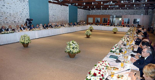 Erdoğan Akil İnsanlar Heyeti ile görüştü - Resim: 2