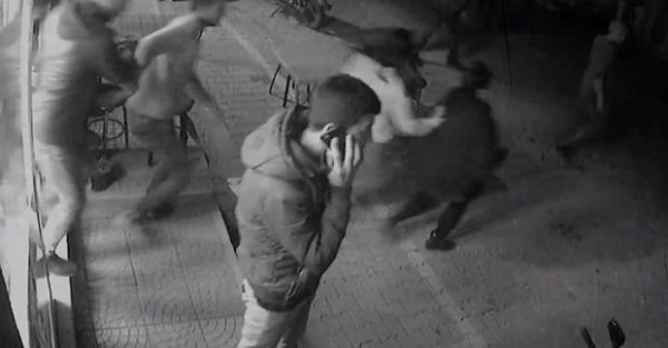 Çanakkale Ayvacık'taki deprem anı kameralarda büyük panik - Resim: 1