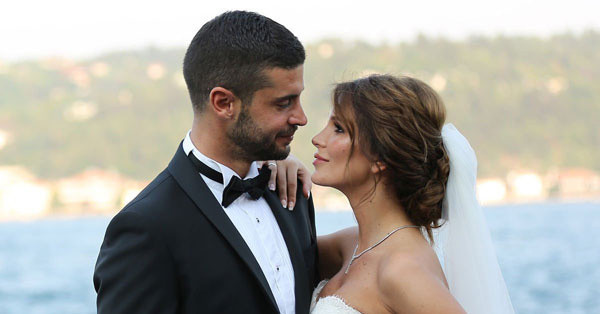 Taze damat Berk Oktay'ın eski eşi Merve Şarapçıoğlu'ndan herkesi şaşkına çeviren iddialar! Meğer evlenmeden önce... - Resim: 2