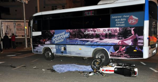 Oğlunun cesedi başında feryat etti! Babana çek gönder fotoğrafı! - Resim: 1