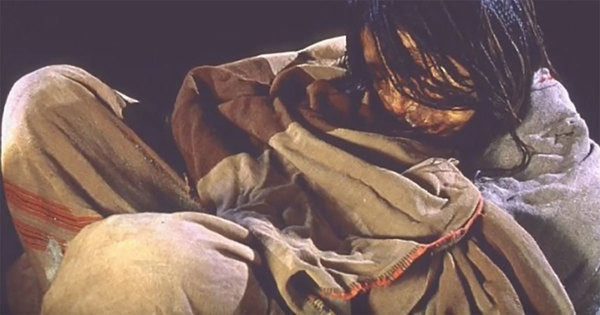 500 yıl önce hayatını kaybeden genç kız mucizelere neden olacak - Resim: 4