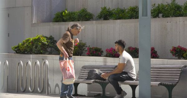 İçi para dolu çanta bulan evsiz adam öyle bir şey yaptı ki... - Resim: 4