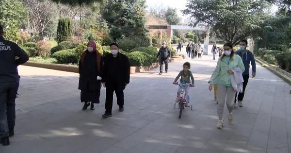 Pes dedirten görüntü! Kuralları sallayan olmadı sahiller parklar doldu taştı - Resim: 4