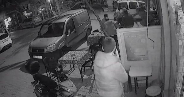 Çanakkale Ayvacık'taki deprem anı kameralarda büyük panik - Resim: 0