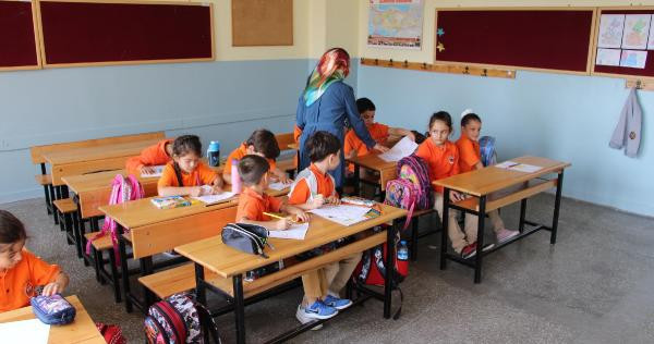 Azra'yı hatırladınız mı? Mucize bebek okullu oldu - Resim: 3