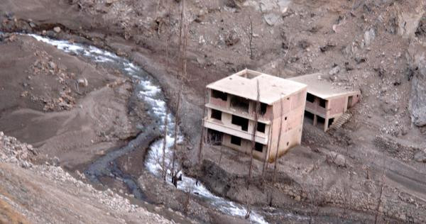 Yer Artvin! Yağmur yağmayınca baraj kurudu köy ortaya çıktı - Resim: 4