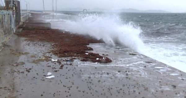 İstanbul'dan şaşırtan görüntü! Sahil kırmızıya büründü gören hayrete düştü - Resim: 2