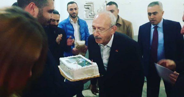 CHP Genel Merkez'de Kemal Kılıçdaroğlu'na doğum günü sürprizi - Resim: 2