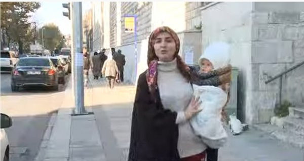 CNN Türk muhabiri dilenci kılığına girdi 1 saatte topladığı paraya bakın - Resim: 1