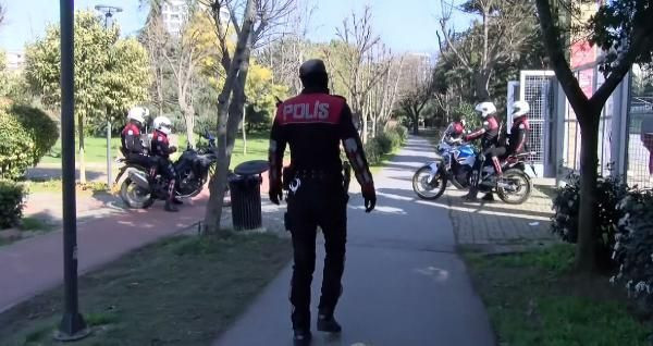 Sanki kısıtlama yokmuş gibi! Kadıköy'de güneşi gören kendini sokağa attı - Resim: 3