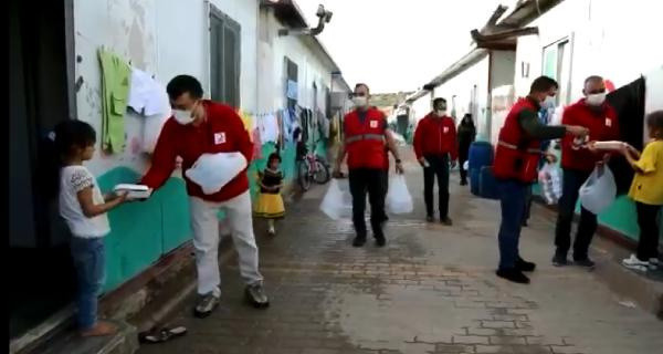 Mesut Özil'den Suriyeli çocuklara yardım eli - Resim: 0