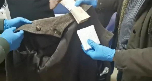 Gaziantep'te Tapu Müdürlüğüne operasyon! Memurların ceplerinden çıkanlar pes dedirtti - Resim: 0