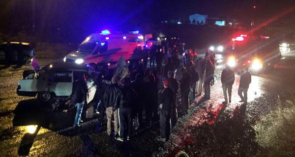 Yaralılara yardım etmek isterken kazada öldü! - Resim: 1