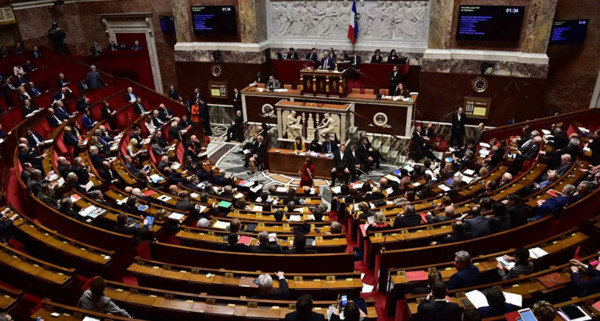 Skandallar sonrası Fransa'da tarihi karar onaylandı! Tecavüz sayılacak - Resim: 0
