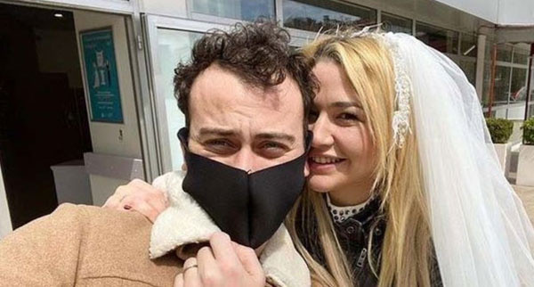 Kaan Boşnak'ın eşi itiraflarıyla gündeme bomba gibi düştü! Ünlü şarkıcı eşi ve bir yaşındaki oğluna şiddet uyguluyormuş - Resim: 0