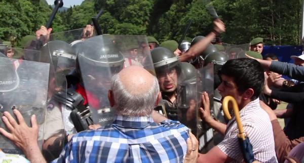 HES protestosuna jandarmadan sert müdahale - Resim: 2