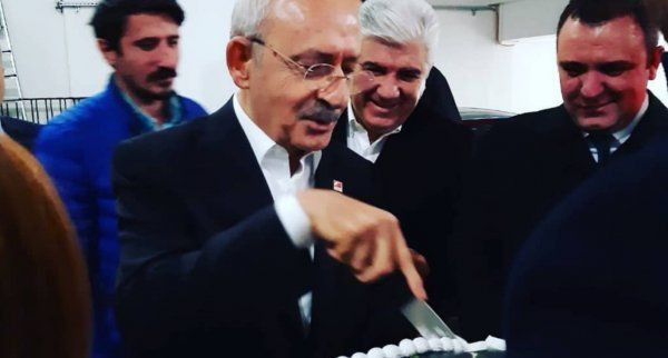 CHP Genel Merkez'de Kemal Kılıçdaroğlu'na doğum günü sürprizi - Resim: 3