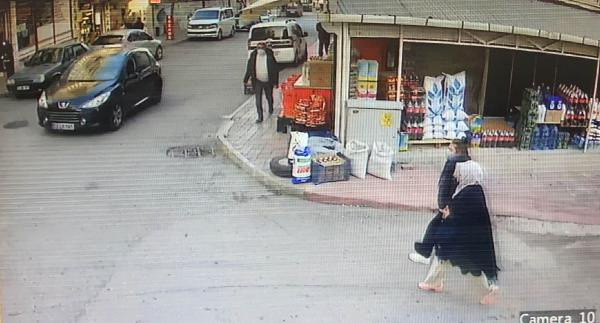 Samsun'da şok! Anne-kız girdikleri evde yaşlı kadını gasp etti - Resim: 0